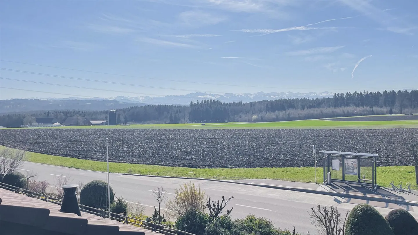 Sogno abitativo continuamente ristrutturato con molto spazio e vista panoramica - Foto 16 di 16