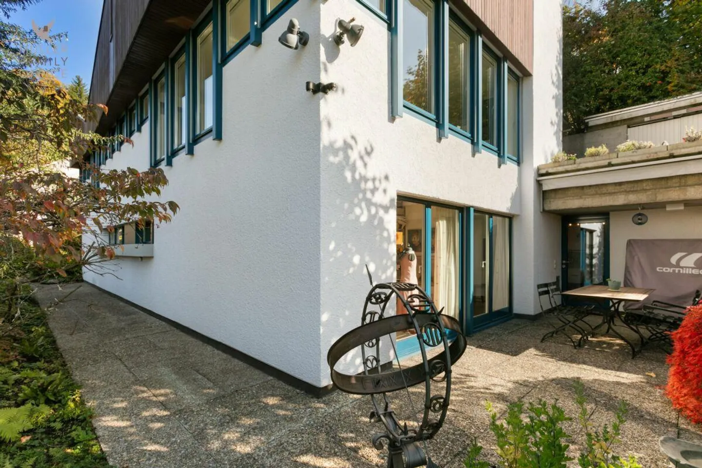 Timeless Residential Architecture in a Privileged View Location - Photo 6 of 13