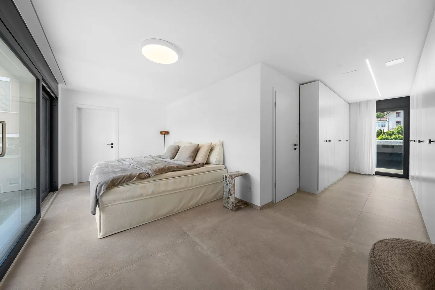 Exclusive single-family house with pool, smart home and luxurious furnishings - Photo 10 of 14