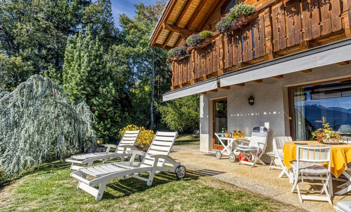 Single house for sale - Photo 1 of 13