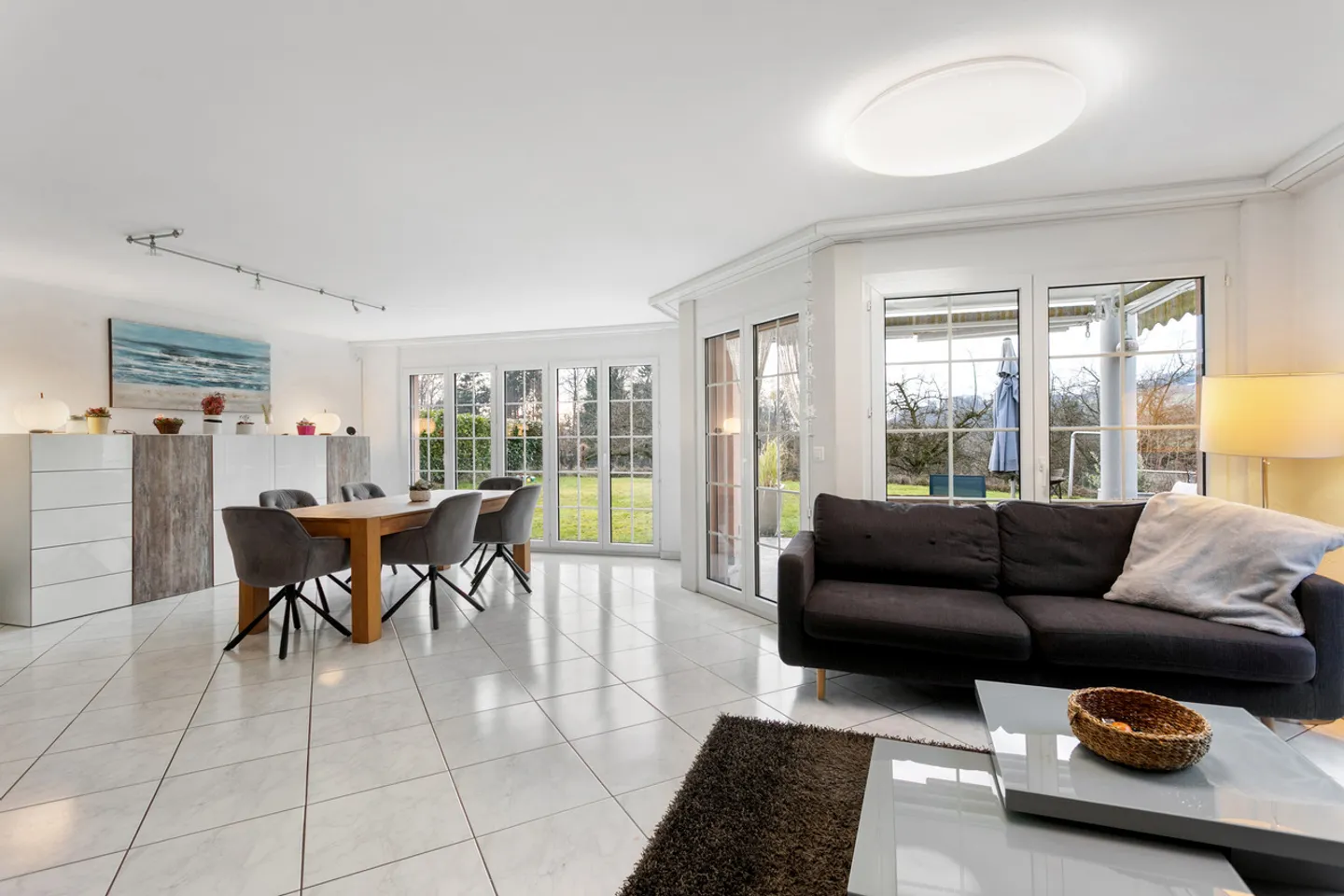 Living happiness on the outskirts - ideal for families - Photo 2 of 7