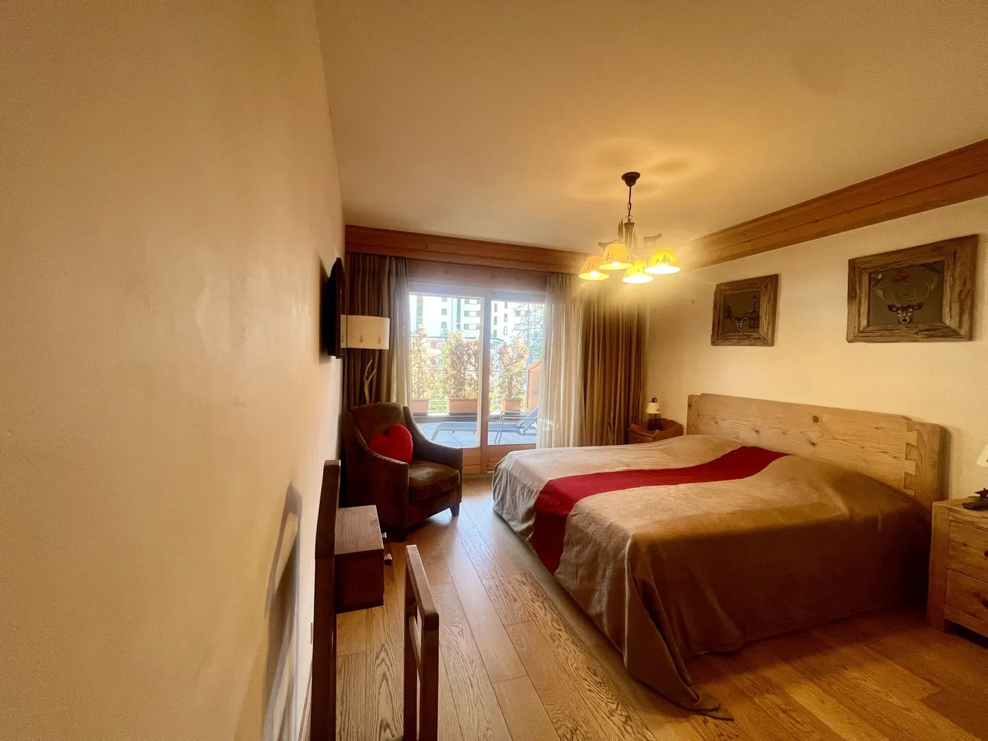 APPARTEMENT MAGNIFIQUE AU CENTRE DE CRANS-MONTANA - Photo 2 sur 9