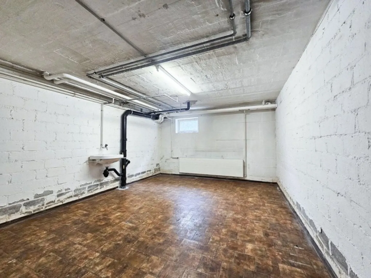 Salle de bricolage à louer - Photo 2 sur 2