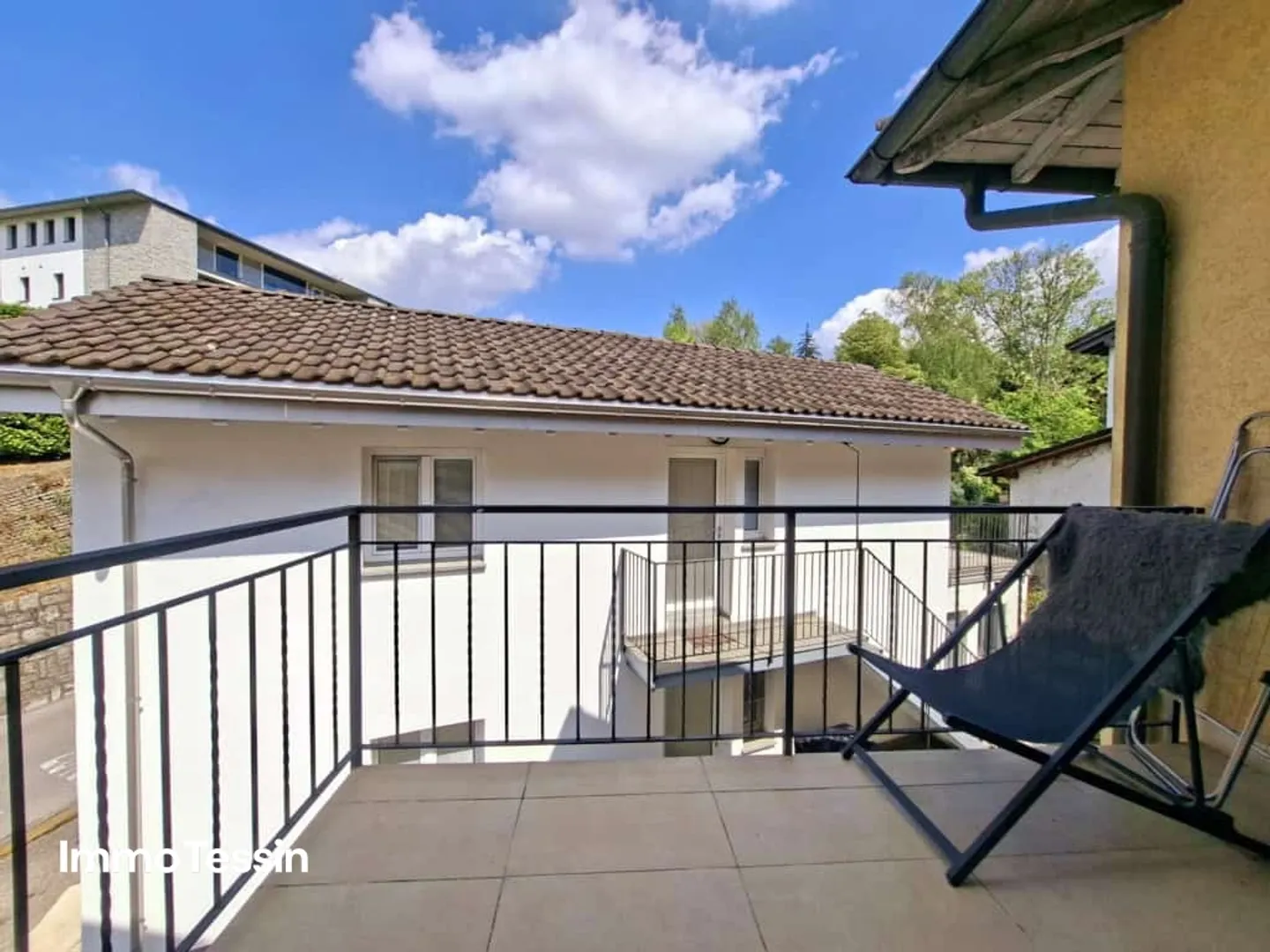 Appartement de 4 pièces avec jardin et balcon dans une maison de 4 parties à quelques minutes de Lugano - Photo 4 sur 12