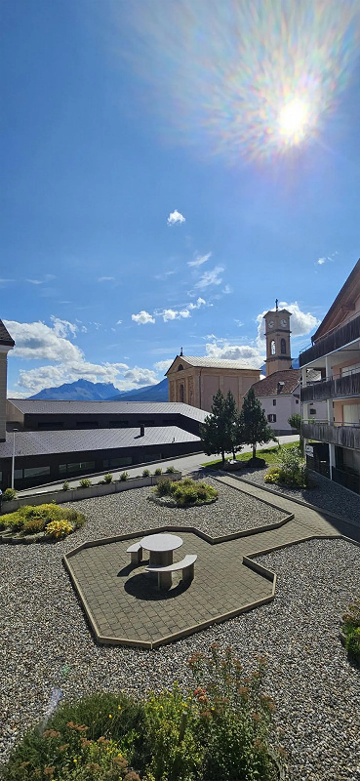 BEL APPARTAMENTO VACANZE 3.5 STANZE IN UNA POSIZIONE CENTRALE A LANTSCH/LENZ - Foto 1 di 12