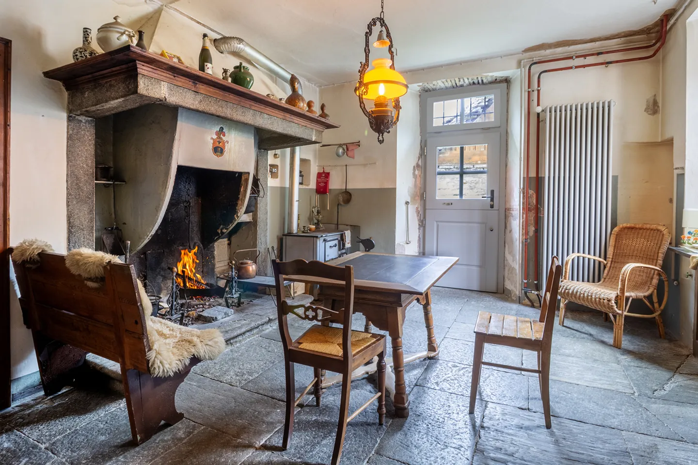 Renovierte historische Immobilie mit mehreren Wohneinheiten - zwischen Balken... - Foto 3 von 12