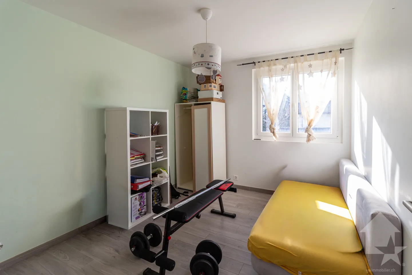 Moderne 6-Zimmer-Villa mit schönen Außenbereichen - Foto 14 von 23