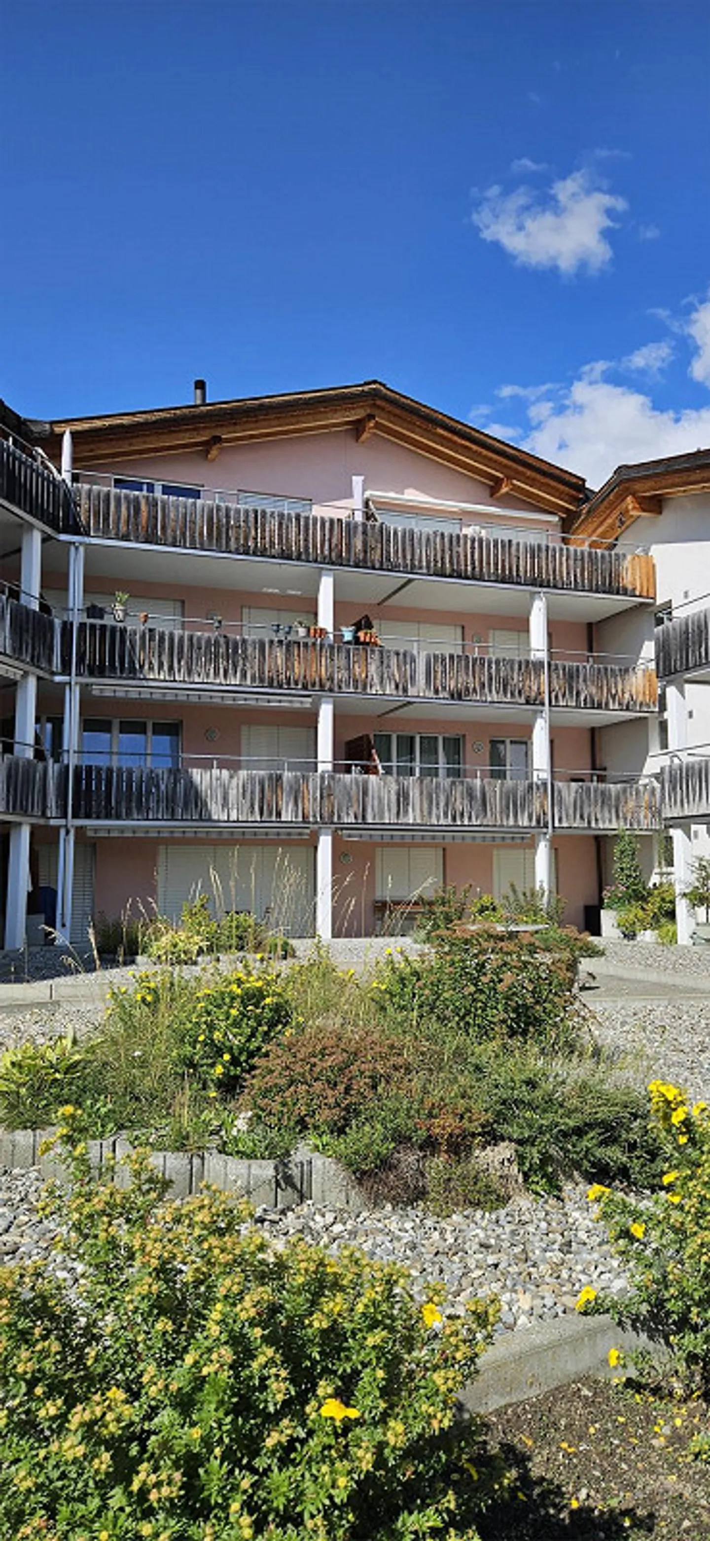 BEL APPARTAMENTO VACANZE 3.5 STANZE IN UNA POSIZIONE CENTRALE A LANTSCH/LENZ - Foto 3 di 12