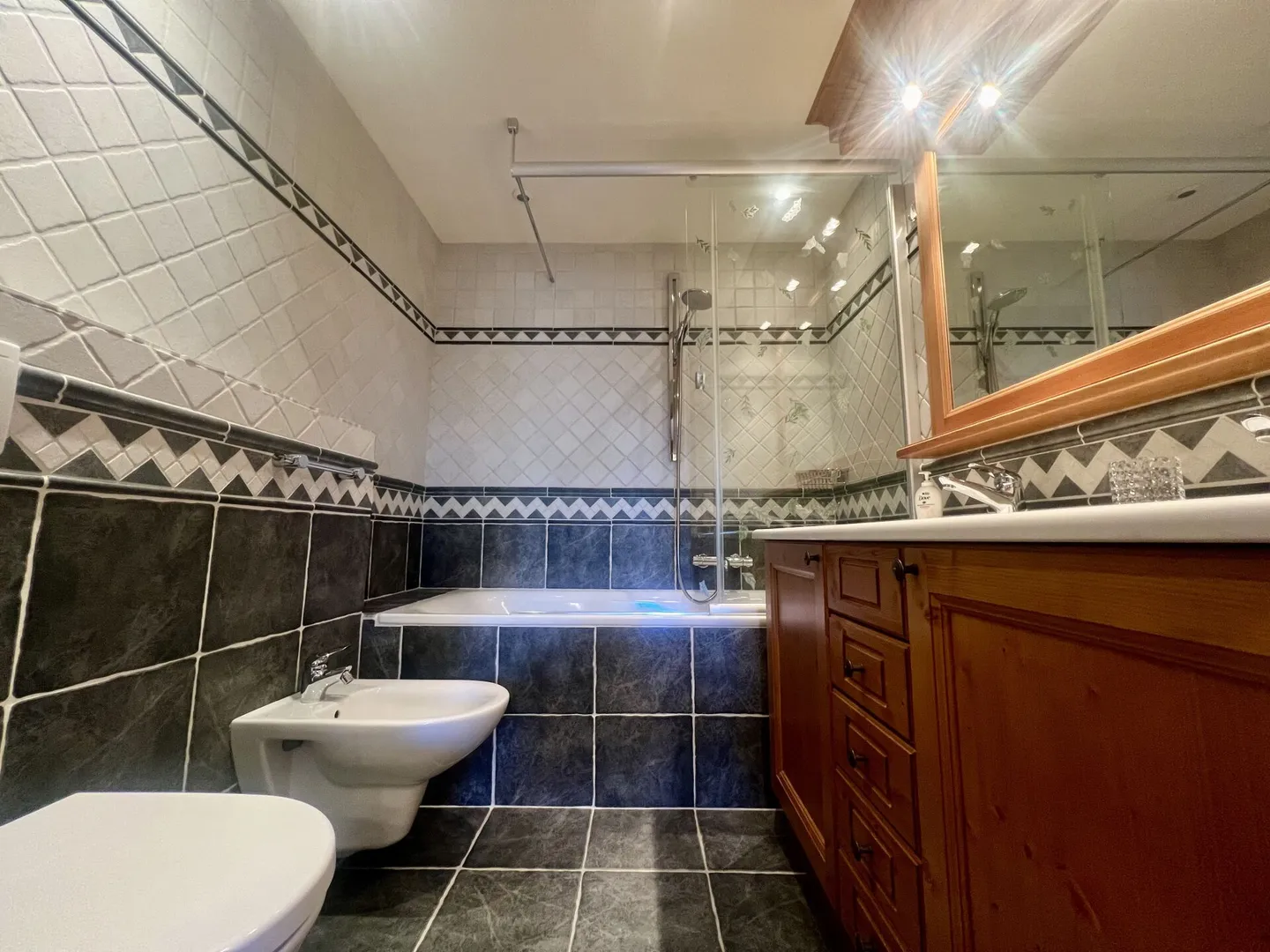 APPARTEMENT MAGNIFIQUE AU CENTRE DE CRANS-MONTANA - Photo 8 sur 9