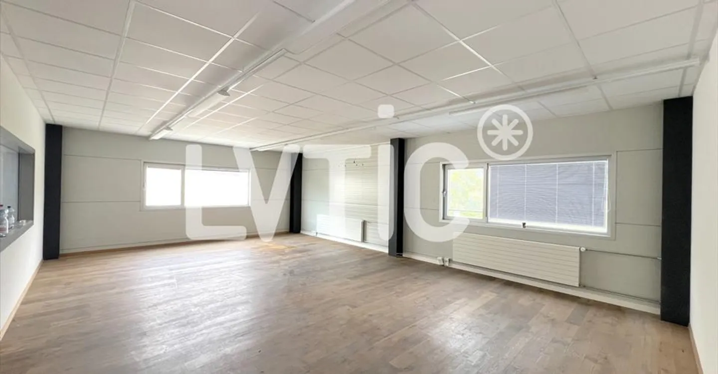 Industriehalle, Büros von 1080 m2 zur Miete nahe Sion - Vétroz - Foto 9 von 10