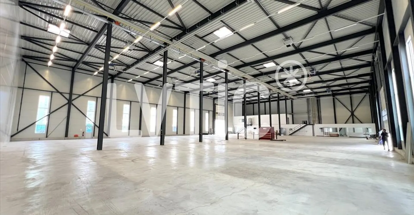 Industriehalle, Büros von 1080 m2 zur Miete nahe Sion - Vétroz - Foto 3 von 10
