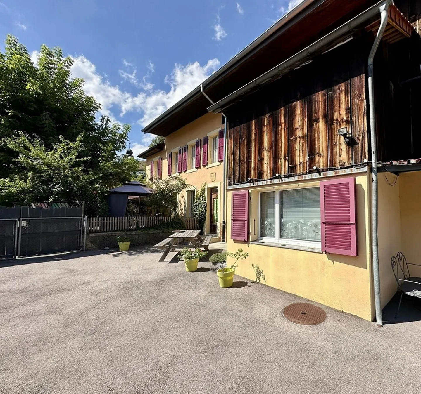 Casa di carattere con rurale e frutteto nel cuore del villaggio - Foto 2 di 13