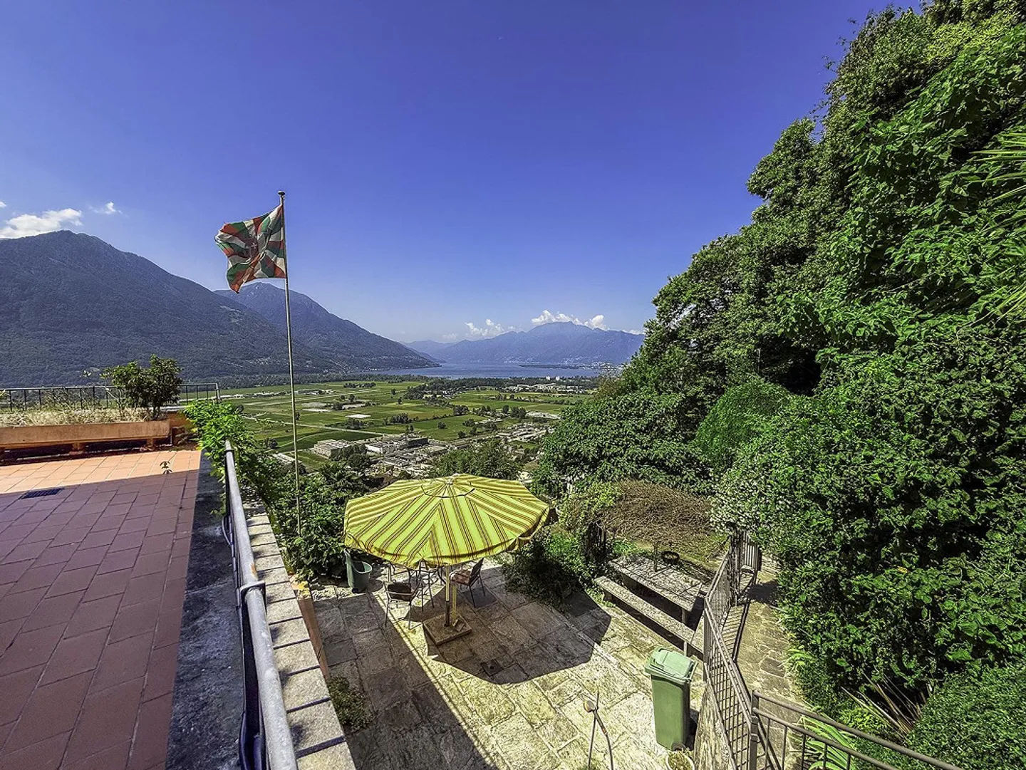 Villa in der Natur mit Panoramablick auf den Lago Maggiore - Foto 14 von 21