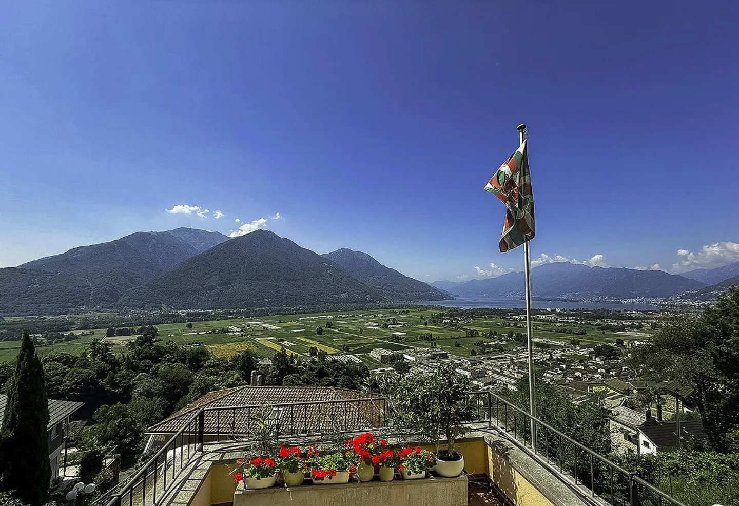 Villa in der Natur mit Panoramablick auf den Lago Maggiore - Foto 20 von 21