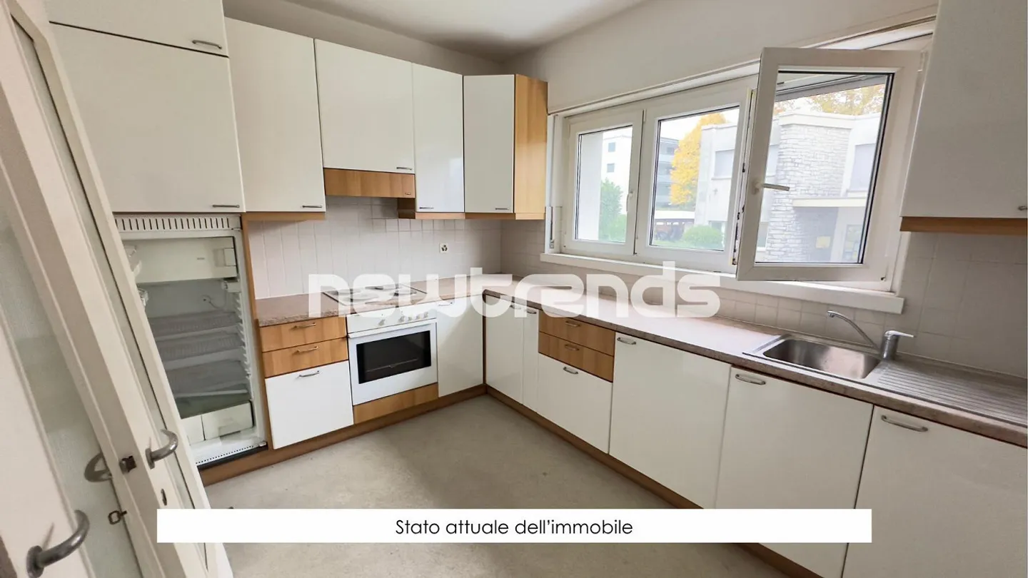 Mendrisio, rental building in the city center with storage, 13 garages - Photo 16 of 19