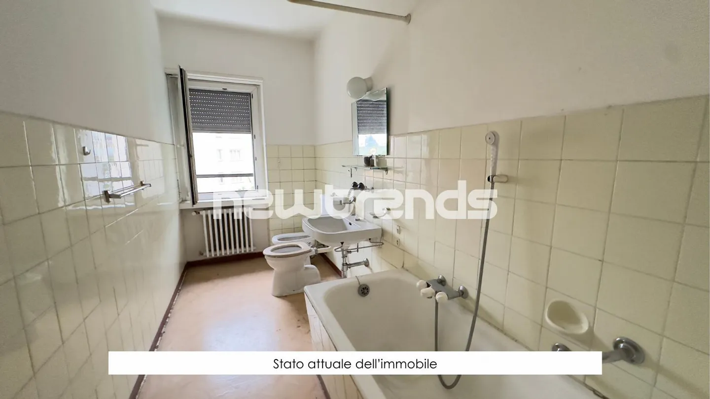 Mendrisio, rental building in the city center with storage, 13 garages - Photo 17 of 19
