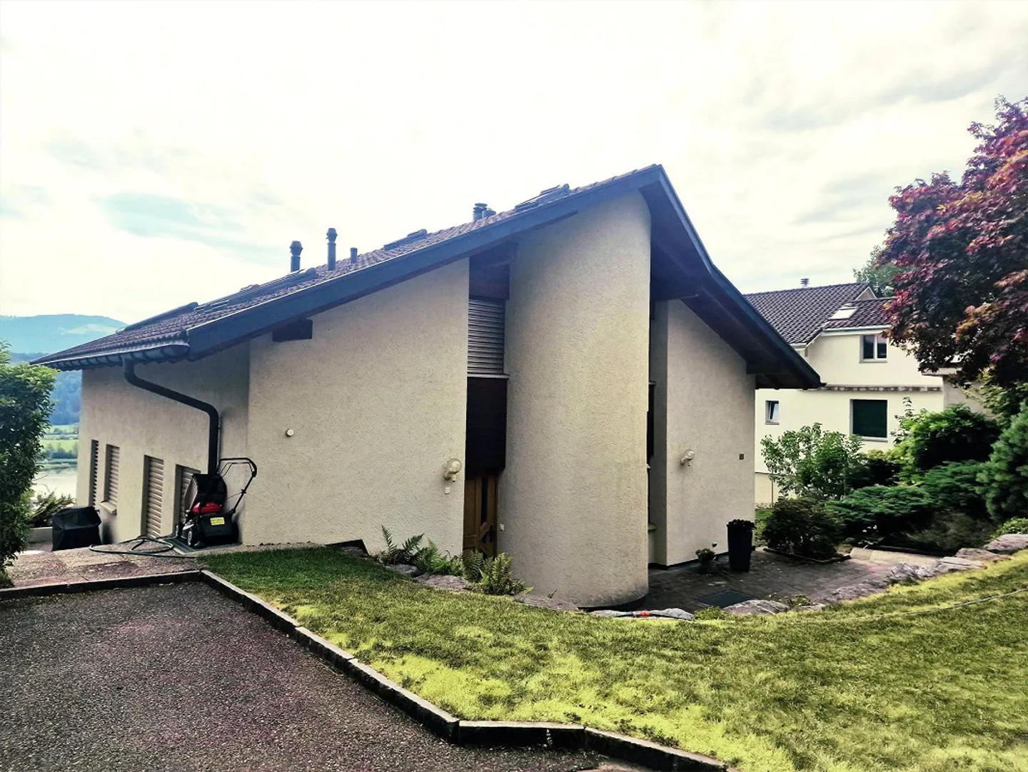 Casa residenziale di 5,5 stanze nella posizione più bella con vista sul lago e sulla montagna - Foto 10 di 29