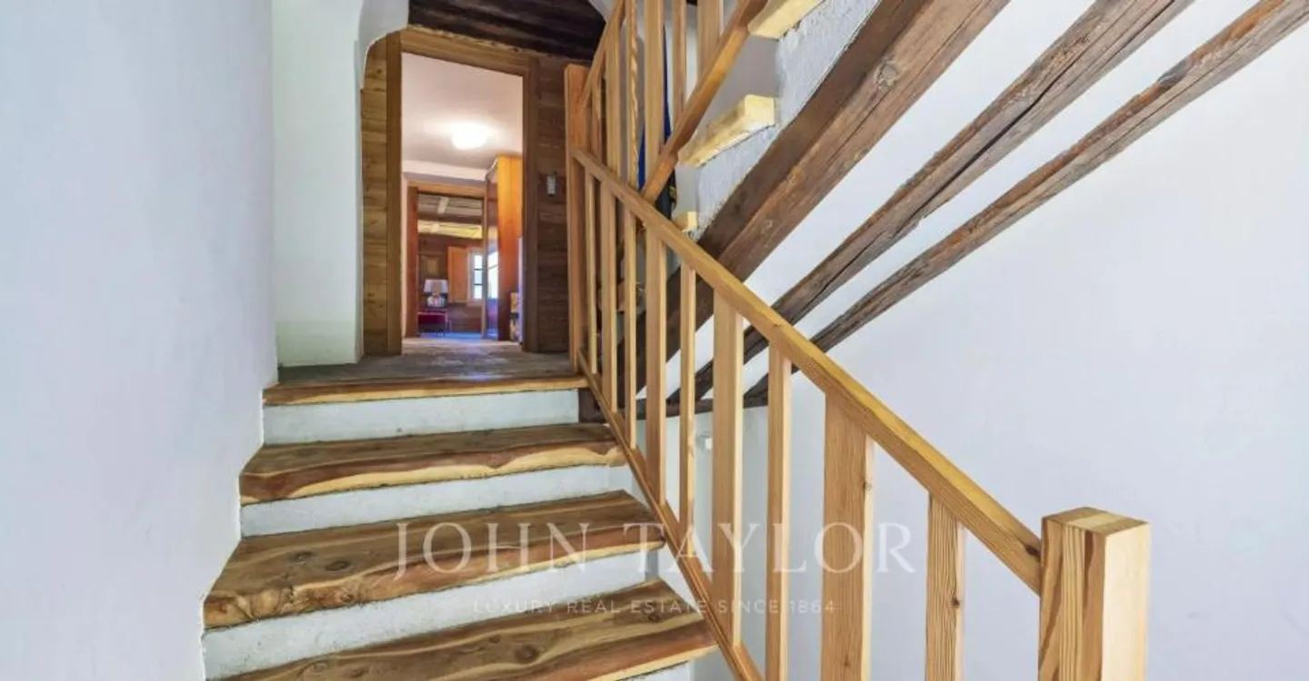 Chalet Historique avec Vue Époustouflante - Photo 7 sur 10