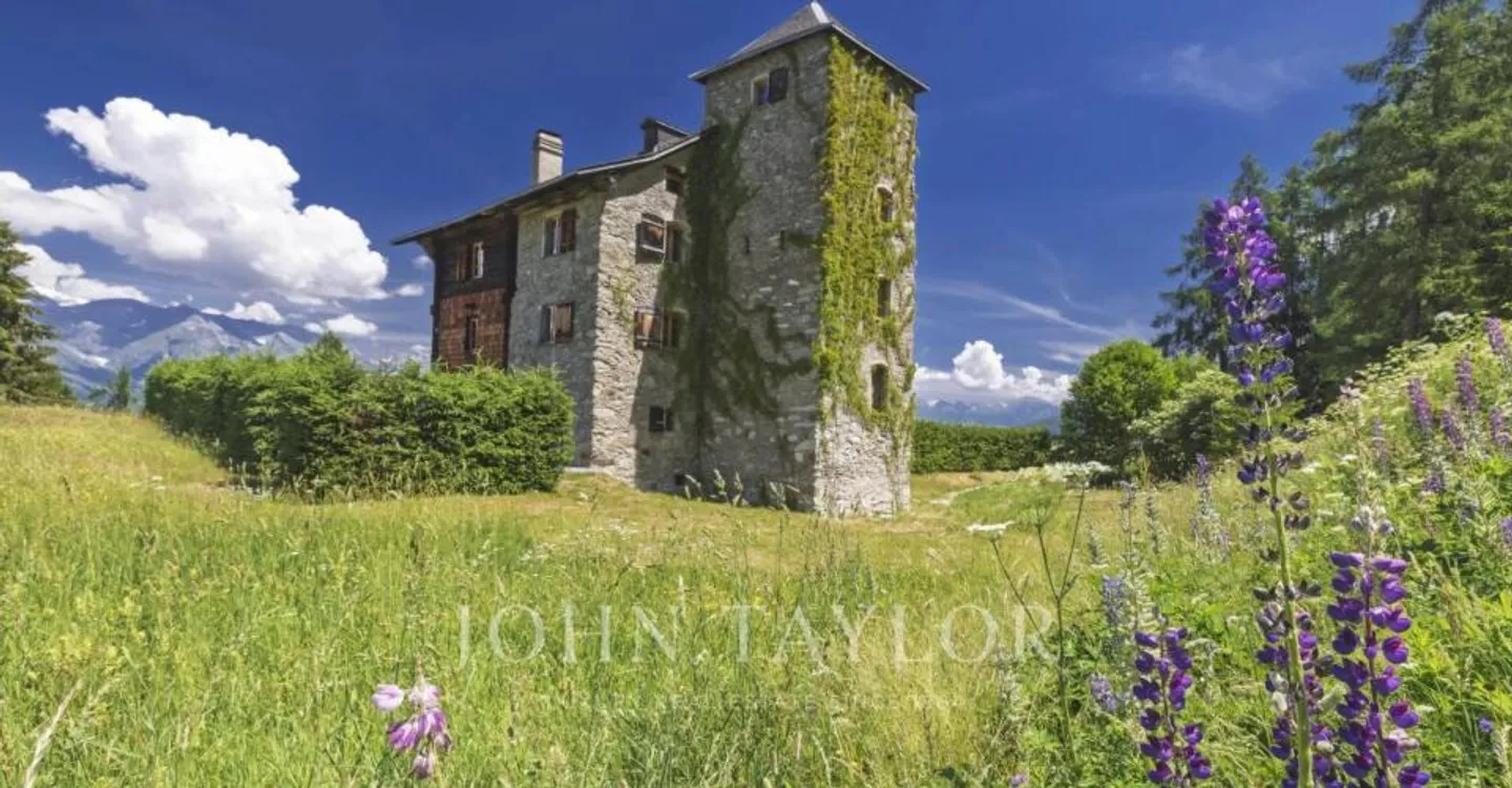 Chalet Historique avec Vue Époustouflante - Photo 8 sur 10