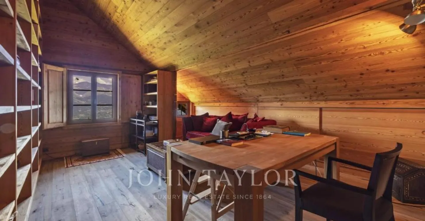 Chalet Historique avec Vue Époustouflante - Photo 6 sur 10