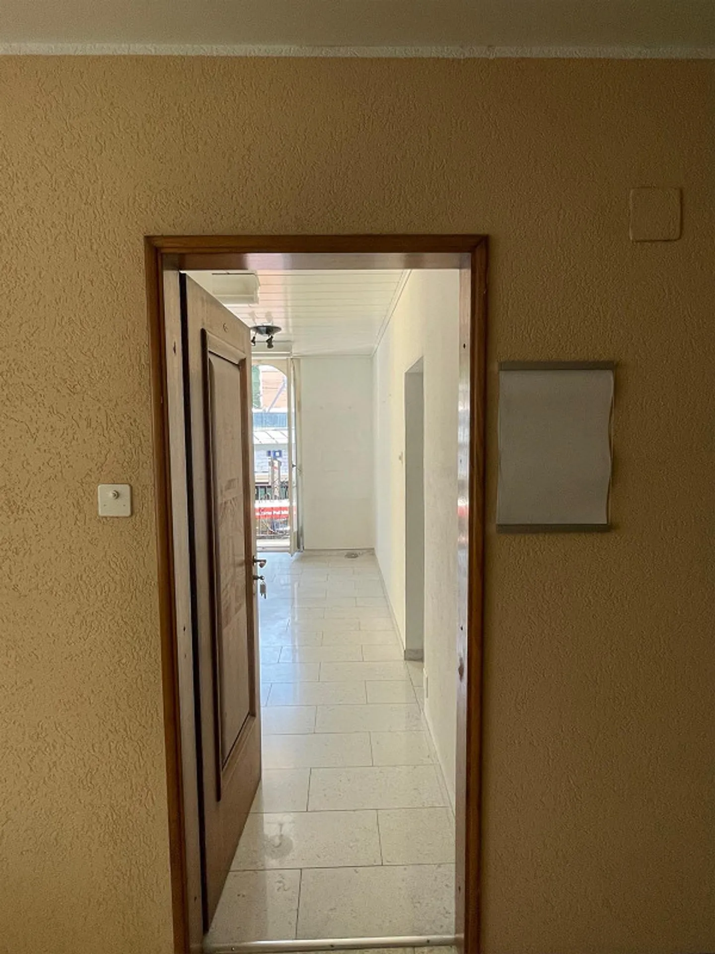 IHRE GEWERBLICHE FLÄCHE IM HERZEN VON BELLINZONA - Foto 4 von 10