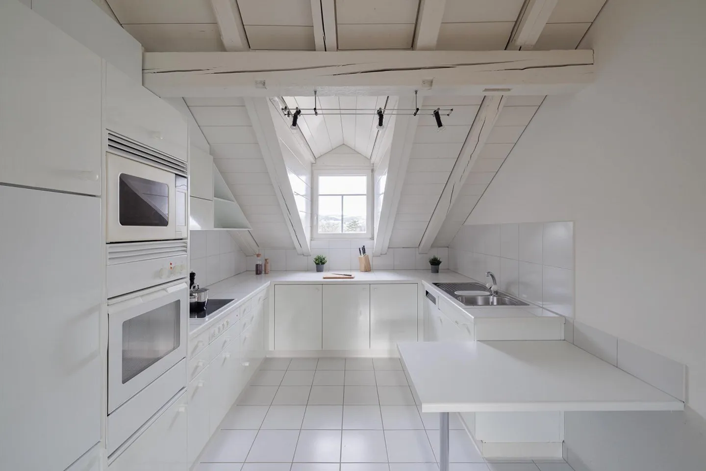 Charmante Dachgeschosswohnung in St. Gallen - Foto 2 von 10