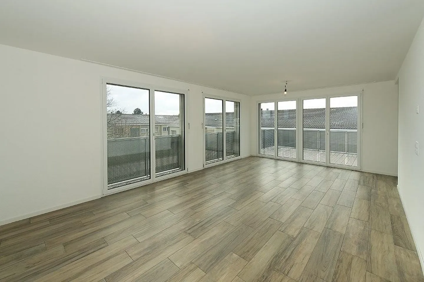 Living happiness at first sight - Photo 2 of 6