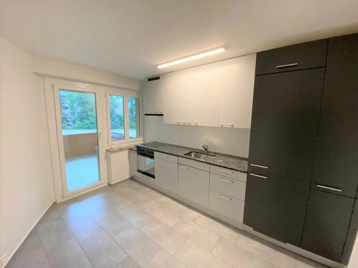 Superbo appartamento con cucina ristrutturata, bagno ristrutturato e meraviglioso... - Foto 2 di 11