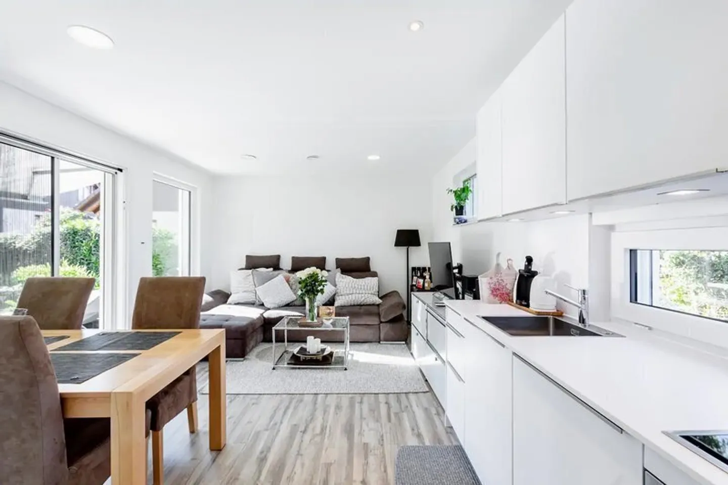 2½ ZIMMER-HAUS IN EIKEN (AG), MÖBLIERT, TEMPORÄR - Foto 2 von 10