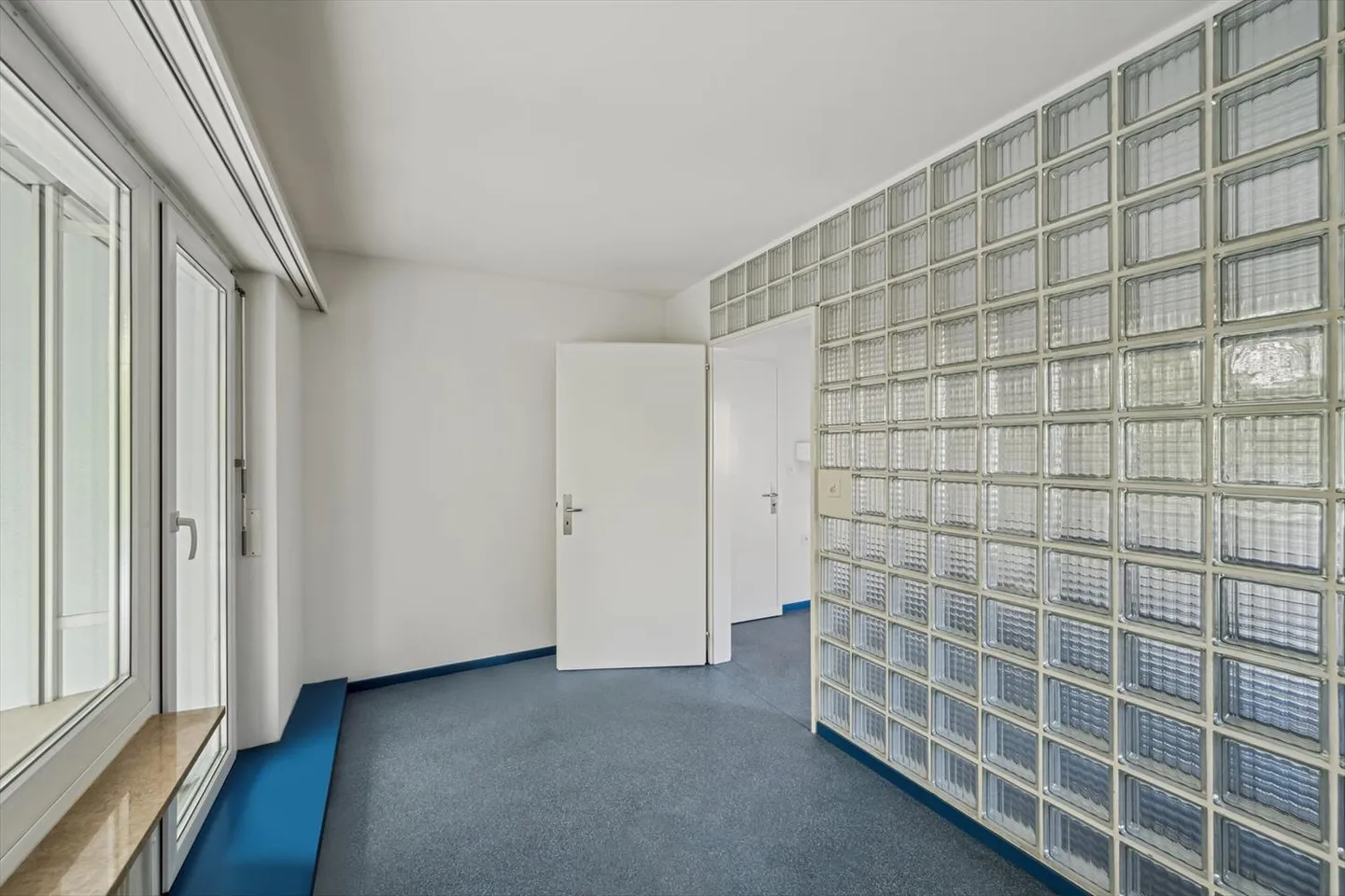 Ampie aree ufficio o studio a Oberwil - Foto 3 di 5