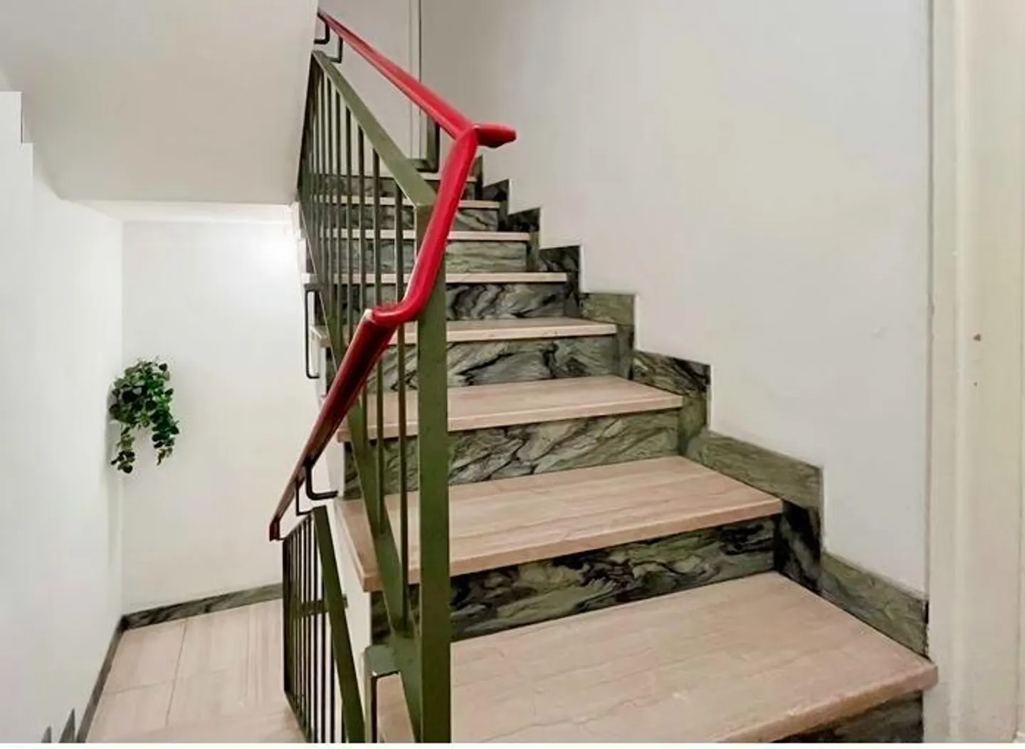 Appartement entièrement rénové avec vue sur le lac à Ponte Tresa - Photo 12 sur 13