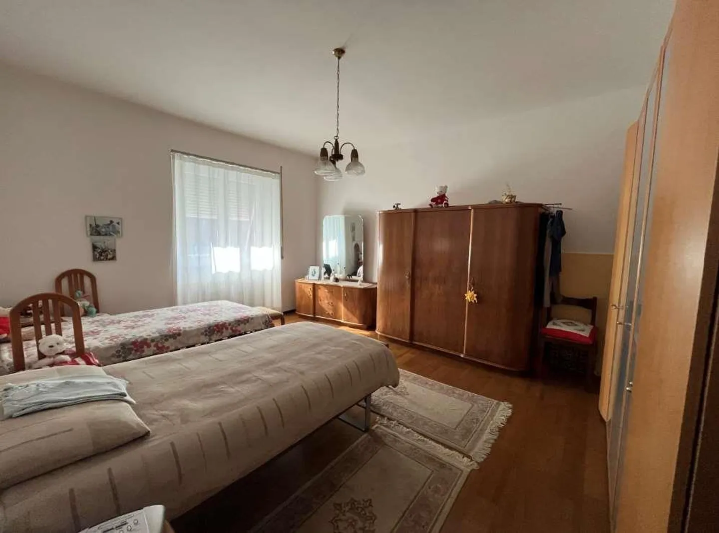 Bellinzona, geräumige 3,5 mit großem Eckbalkon - Foto 5 von 12