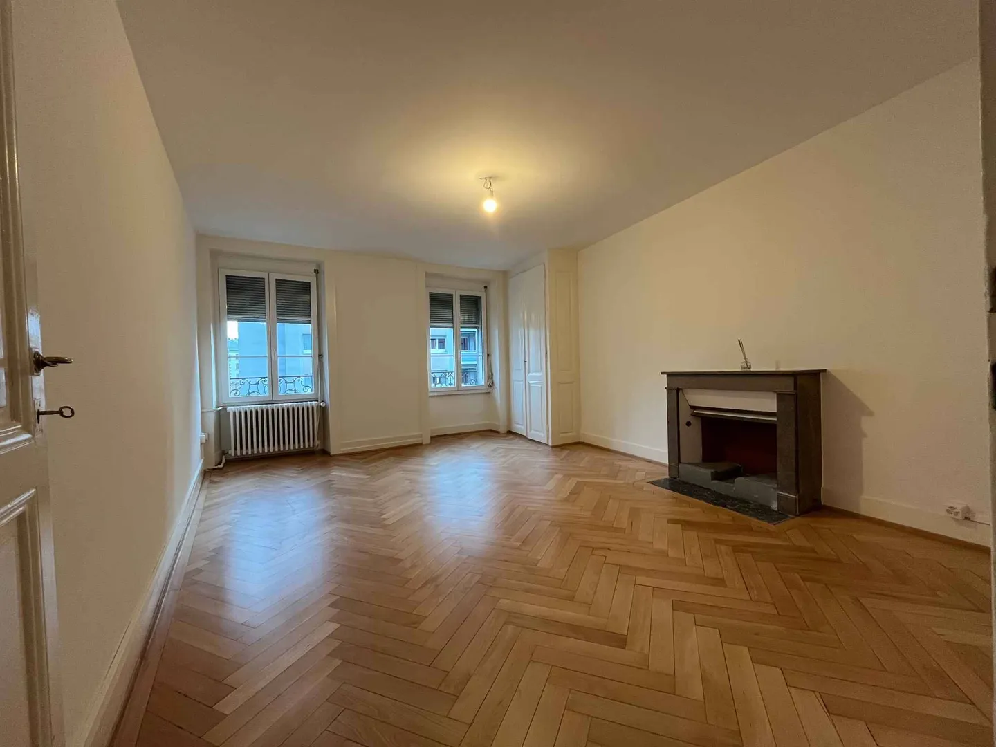 Charming Apartment in Geneva - Photo 5 of 6