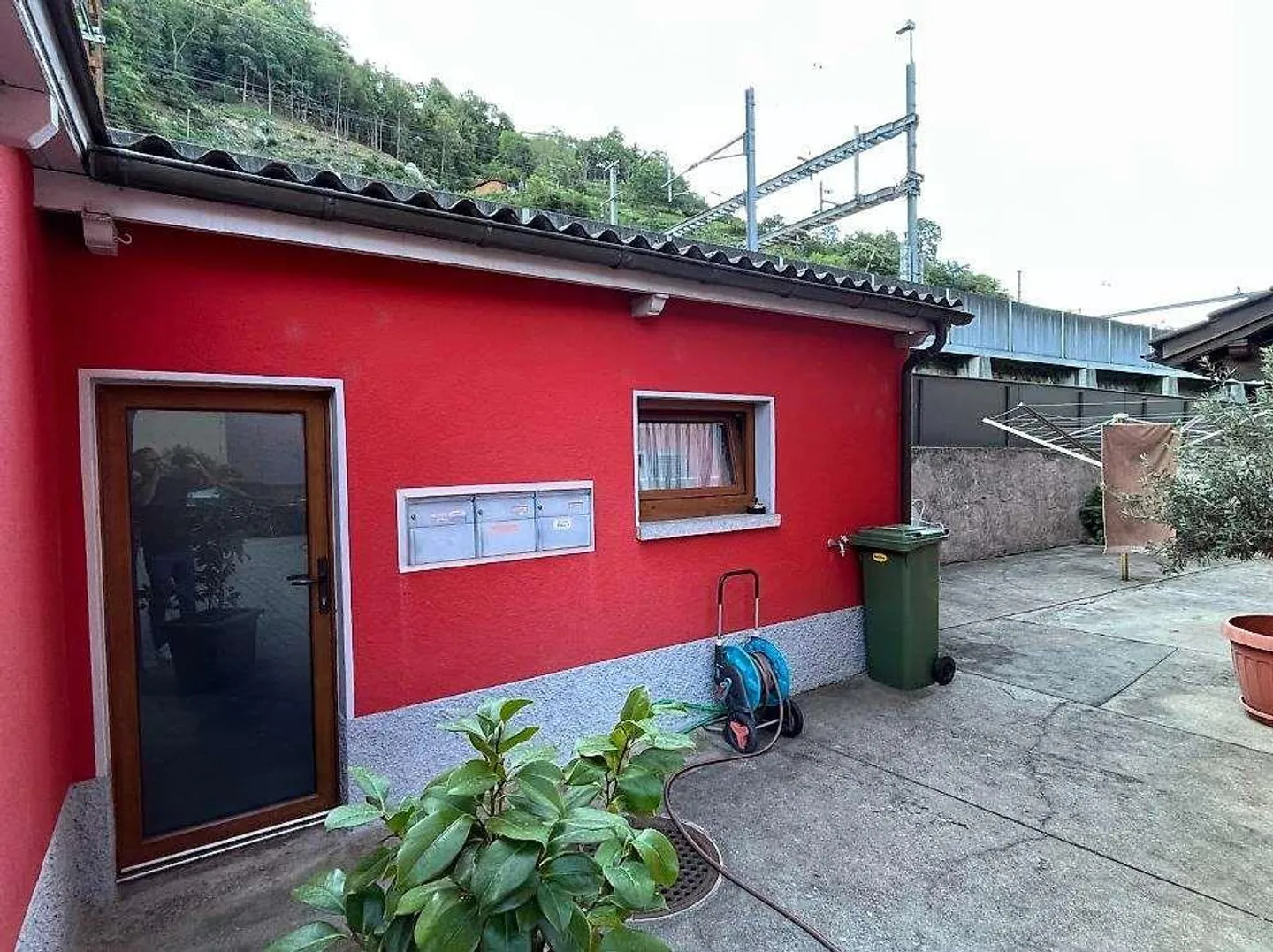 Bellinzona, geräumige 3,5 mit großem Eckbalkon - Foto 12 von 12