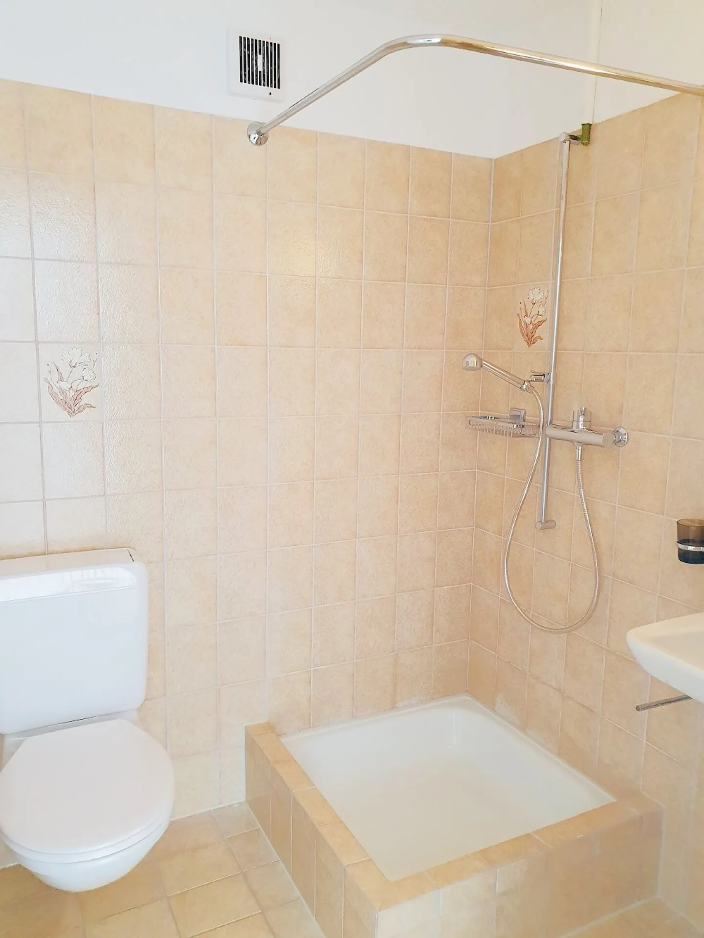 Appartement en penthouse confortable dans un quartier résidentiel calme - Photo 6 sur 12