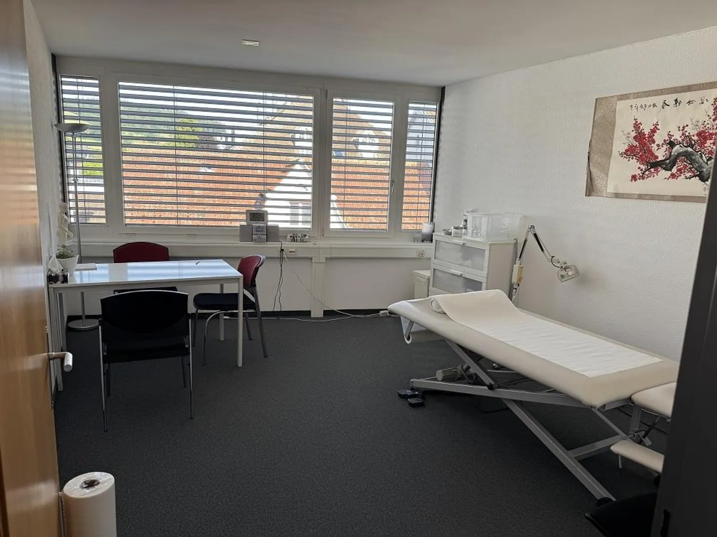 Büroraum / Praxisraum zu vermieten ab 1. Dezember 2026 - Foto 1 von 11