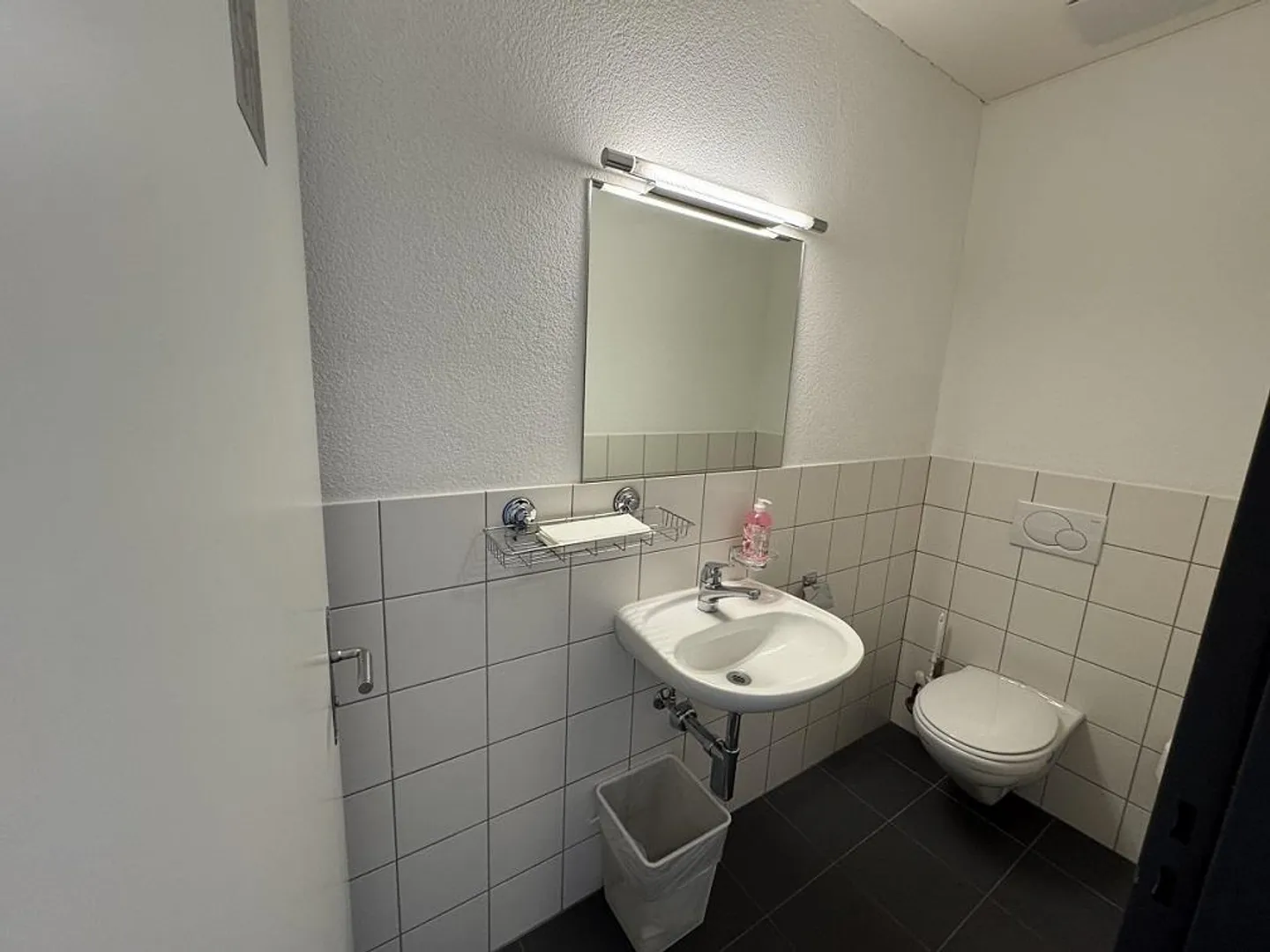 Büroraum / Praxisraum zu vermieten ab 1. Dezember 2026 - Foto 6 von 11