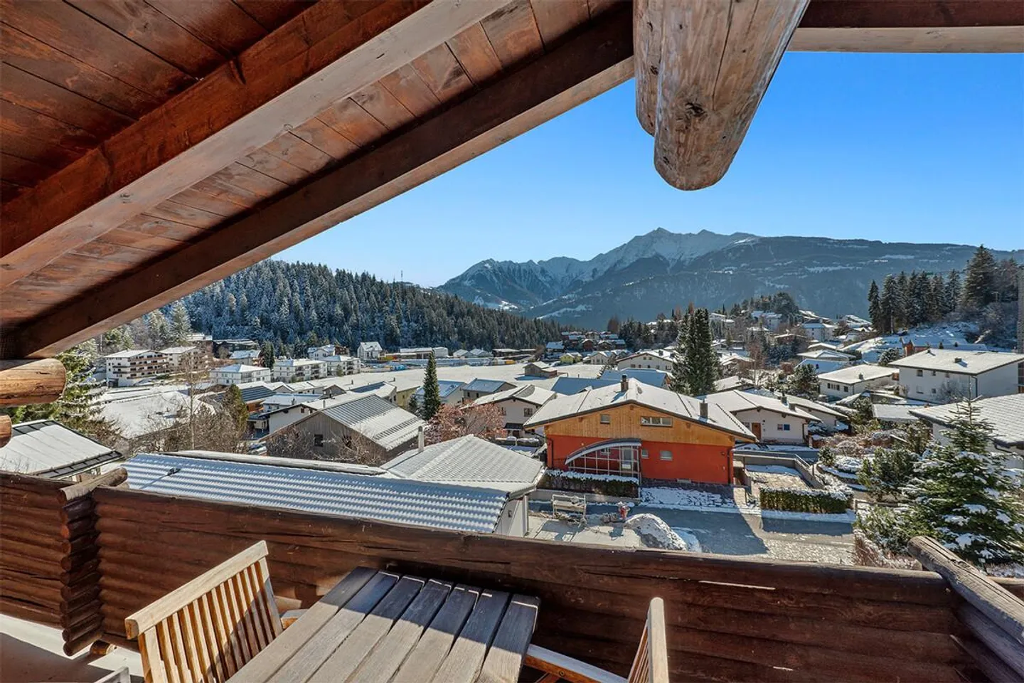 Laax : appartement en attique ensoleillé avec vue panoramique - Photo 1 sur 6
