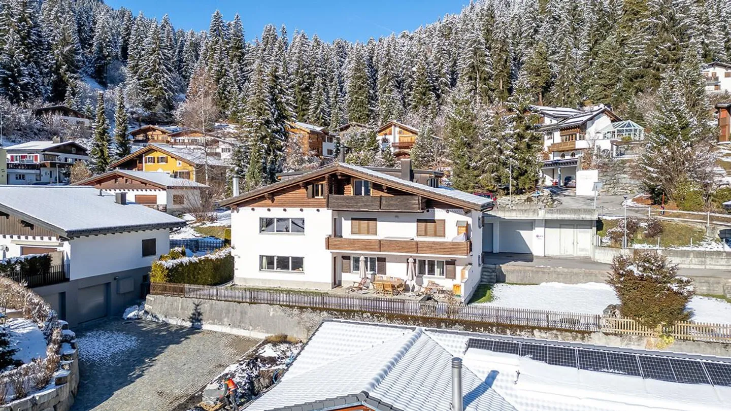 Laax : appartement en attique ensoleillé avec vue panoramique - Photo 5 sur 6