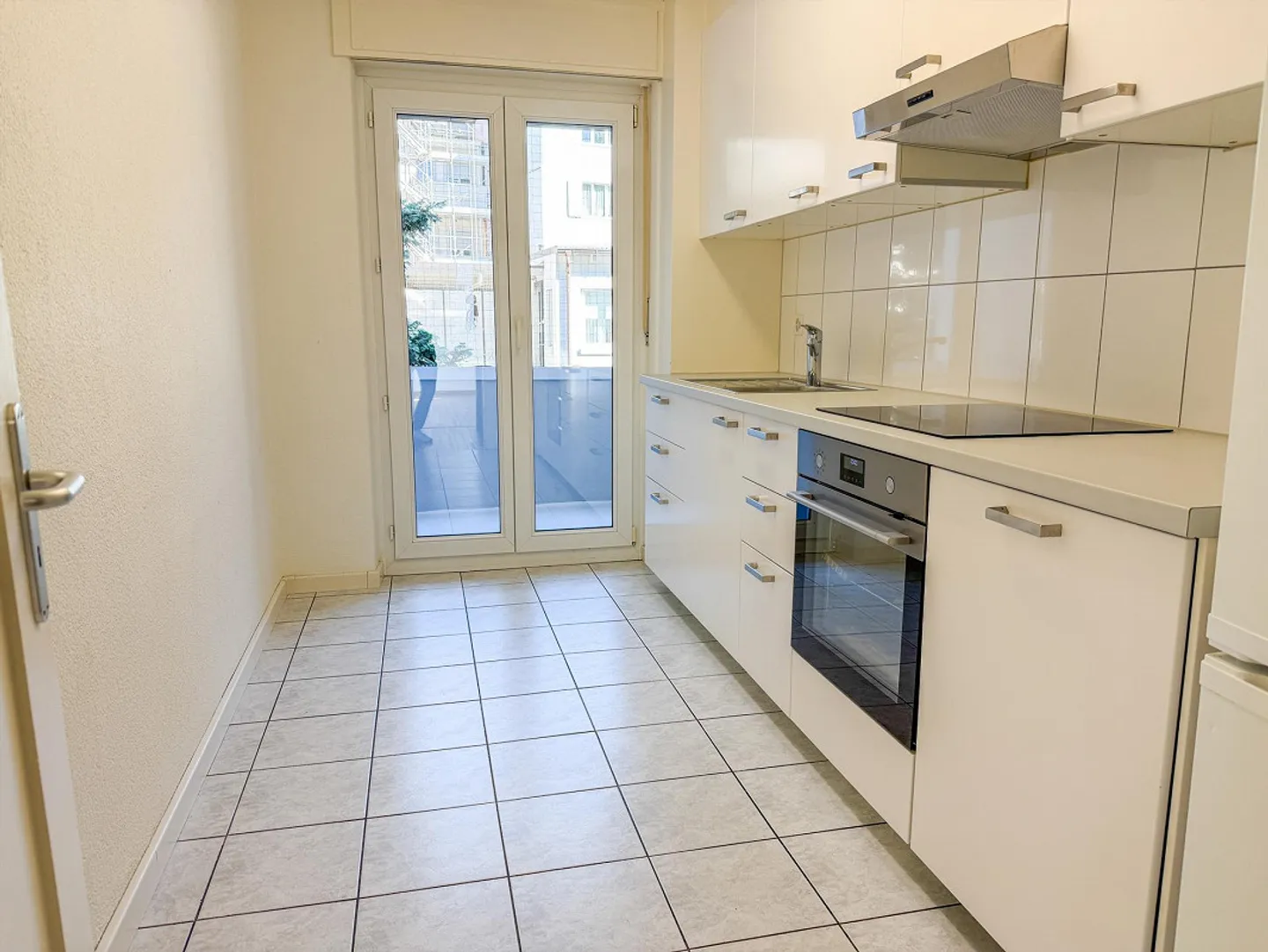 Appartamento moderno di 3 stanze con collegamento per lavatrice in una posizione centrale - Foto 7 di 9