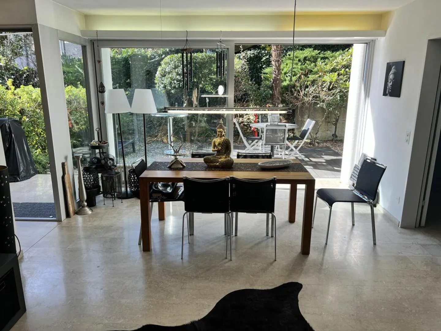 Elegant 2.5-room apartment with garden - Photo 7 of 22