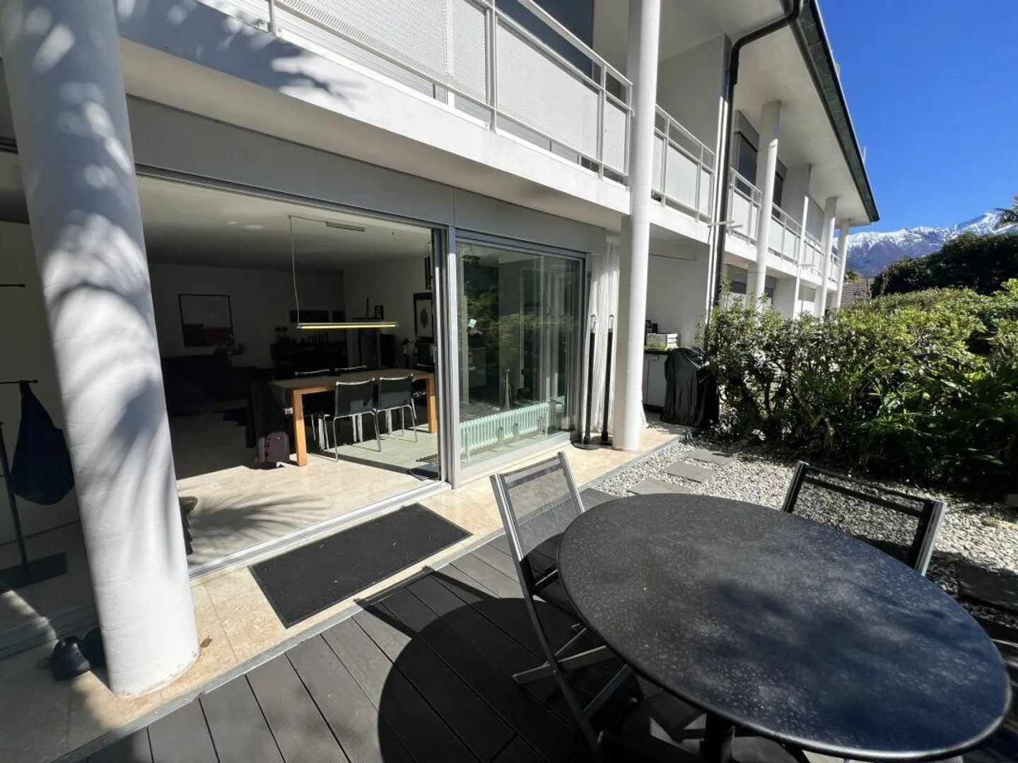 Elegant 2.5-room apartment with garden - Photo 14 of 22
