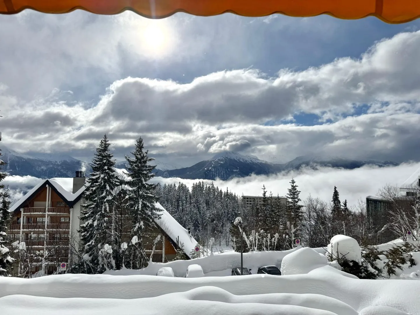 Luxury Apartment with Ski Access - Photo 10 of 13