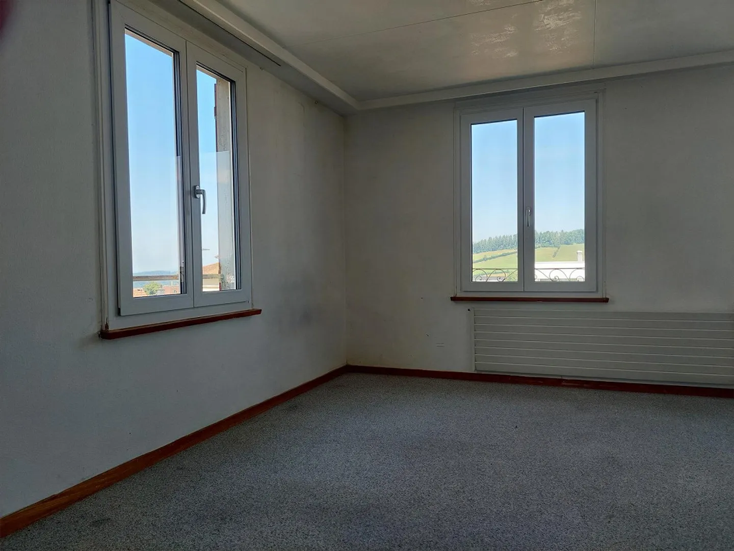 Centrally located 4-room apartment in a small multi-family house - Photo 4 of 11