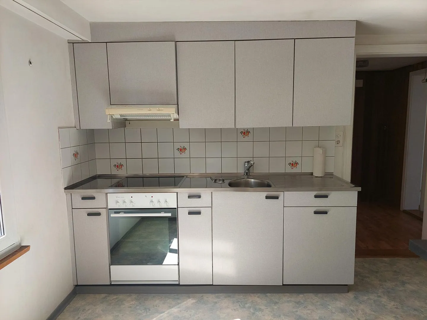 Centrally located 4-room apartment in a small multi-family house - Photo 5 of 11