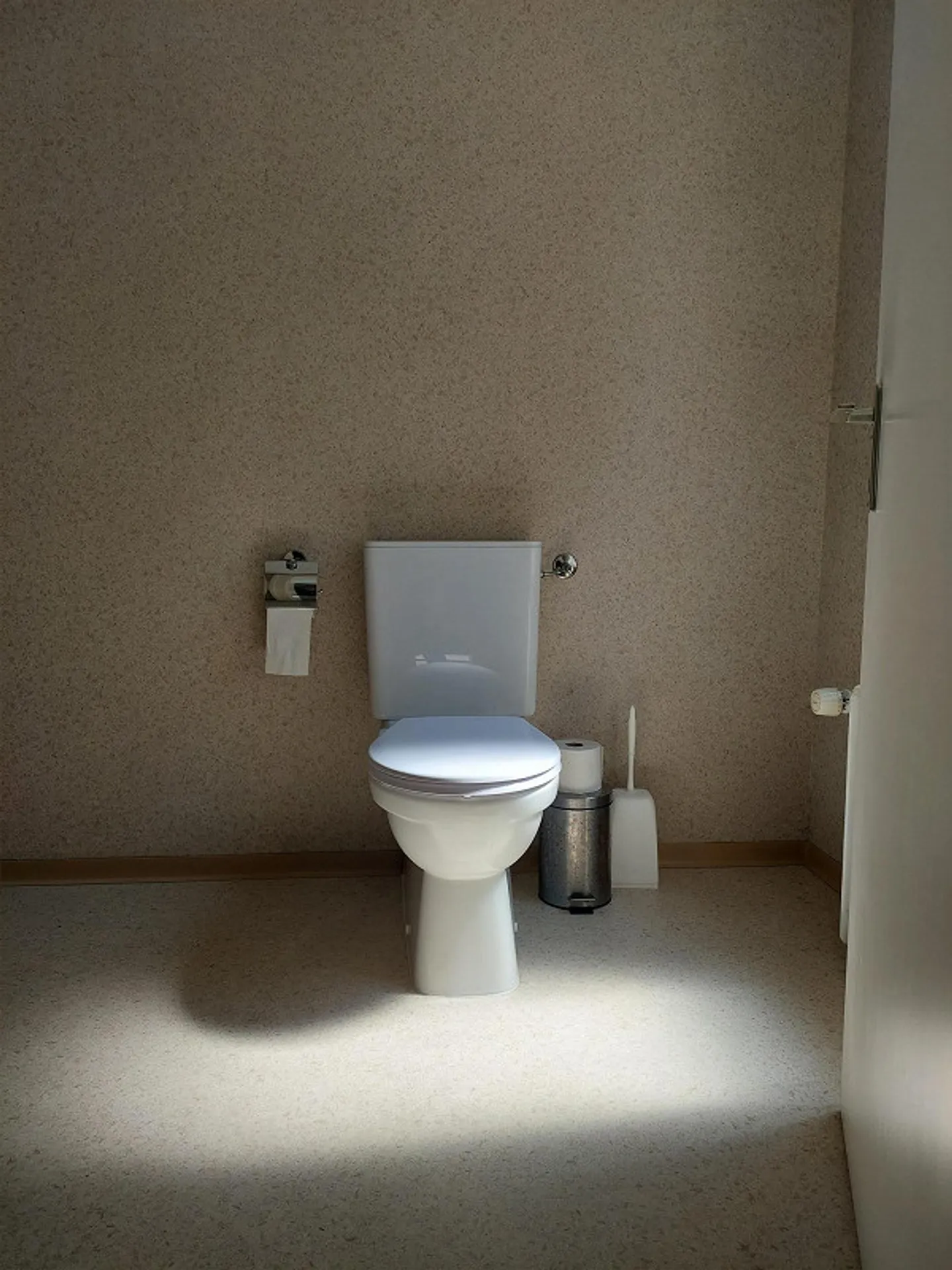 Centrally located 4-room apartment in a small multi-family house - Photo 8 of 11