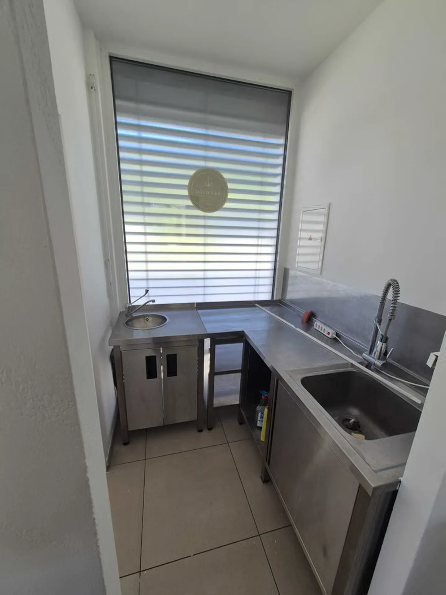 Commercial Space - Photo 6 of 12