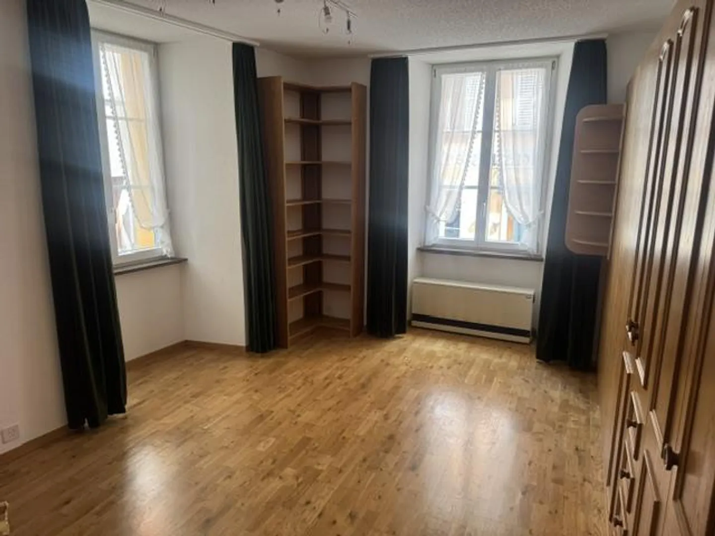 Appartamento 4.5 Z parzialmente arredato, fresco - Foto 5 di 5