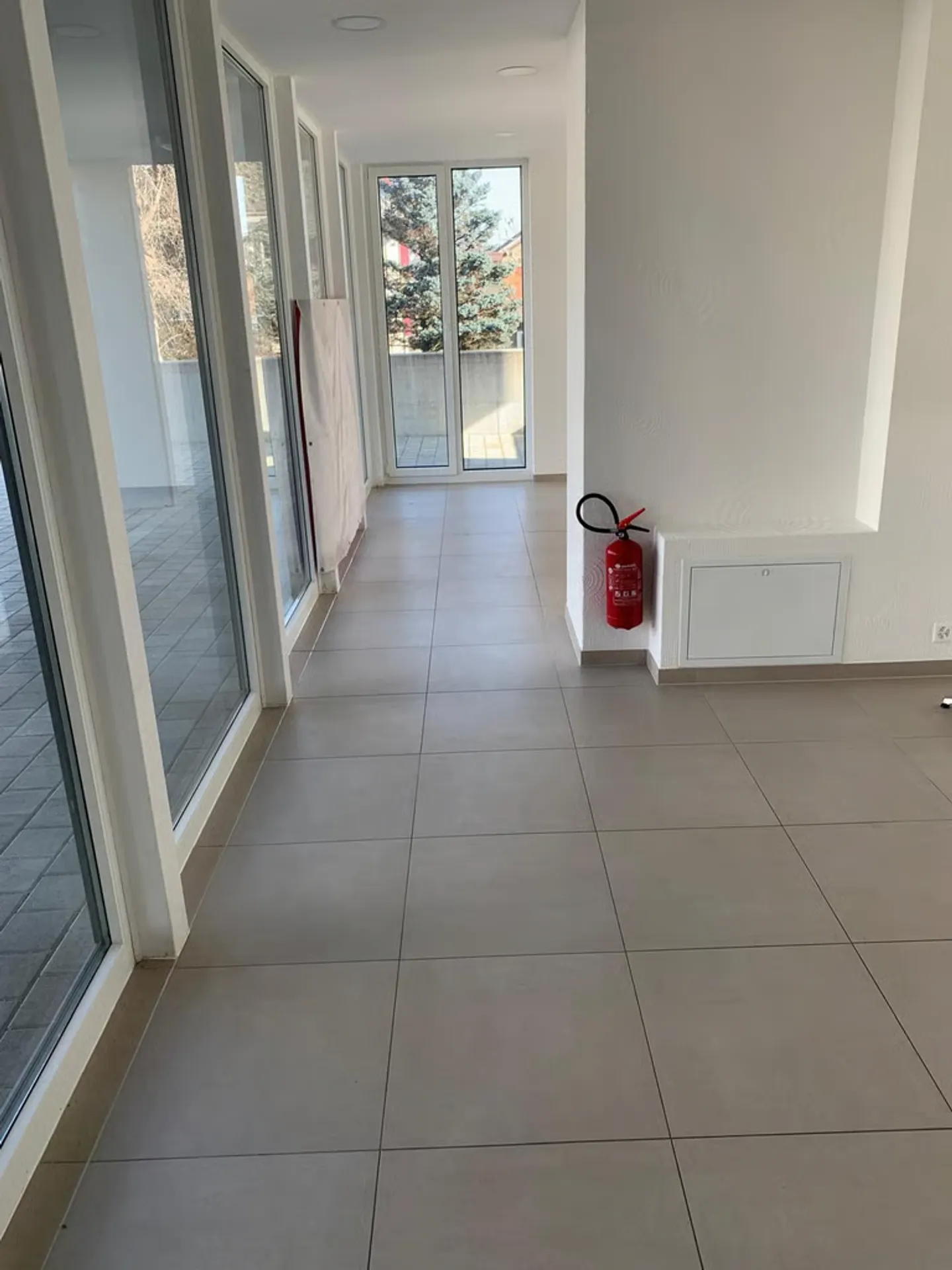 Commercial Space - Photo 4 of 12