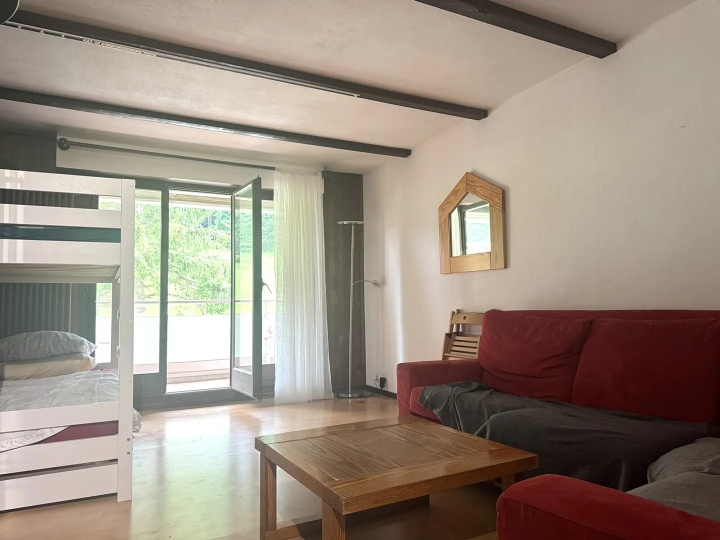 Partially furnished studio facing south with balcony in Torgon - Photo 2 of 10
